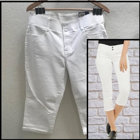 APT 9 Mid Rise Tummy Control Slimming 14 Petite White Stretch Denim Capris EUC - Picture 1 of 4